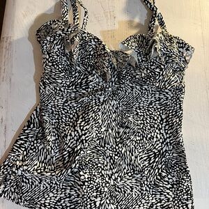 Island Escape Stylish Black and White Women's Swim Tankini, NWT, size 12